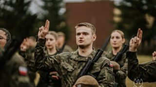 Wstąp do WOT! W Giżycku zakończyło się szkolenie podstawowe z cyklu „Wakacje z WOT”, projektu Wojsk Obrony Terytorialnej.